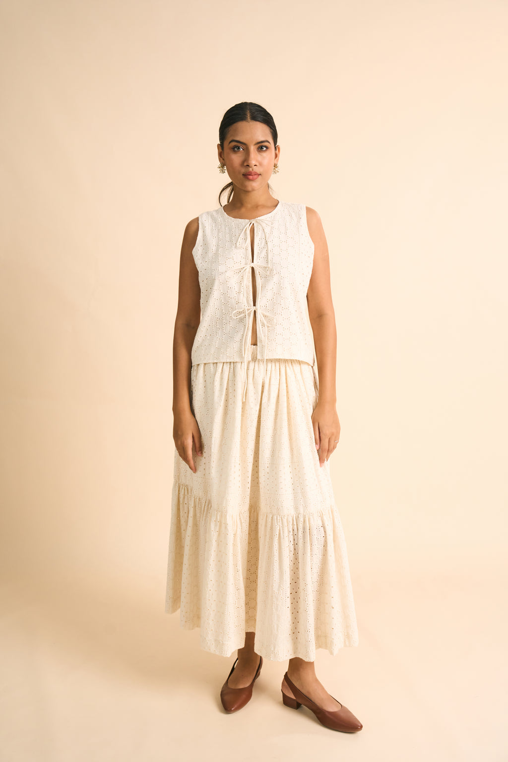 IVORY SCHIFFLI TIE-FRONT TOP