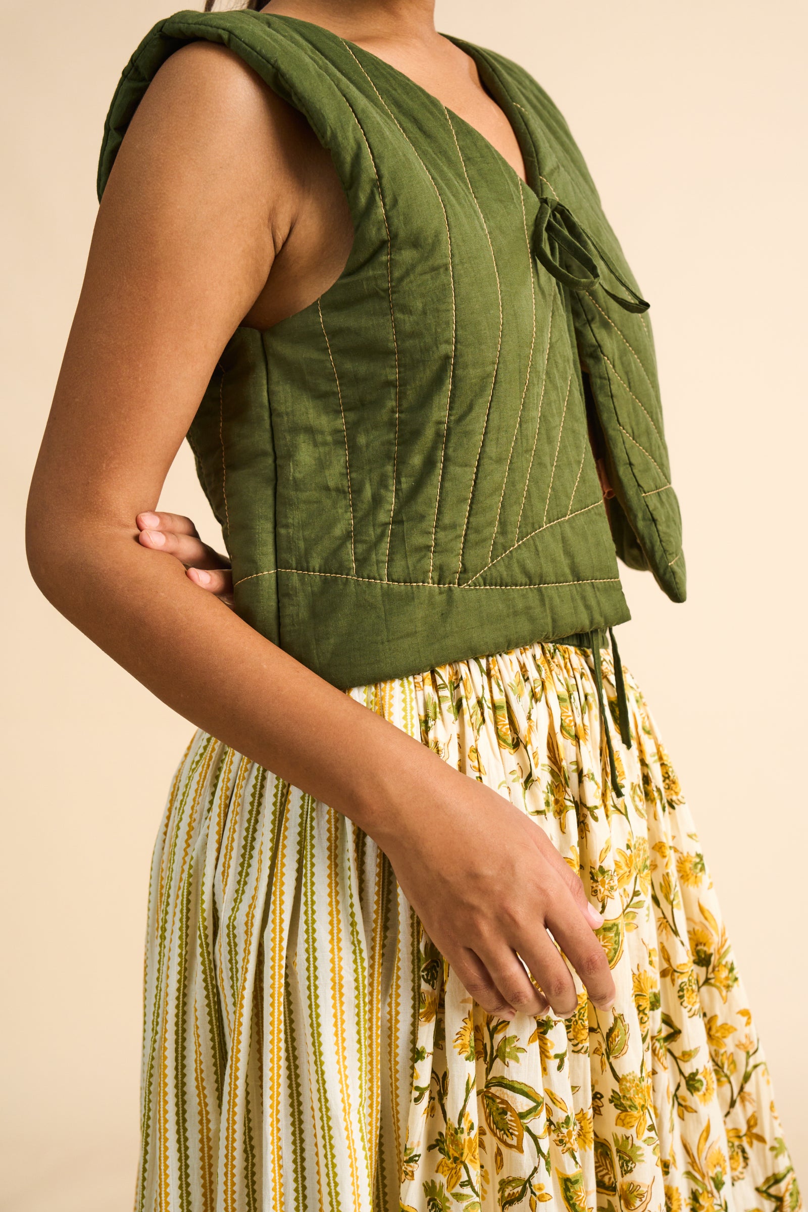 OLIVE QUILTED TIE-FRONT JACKET