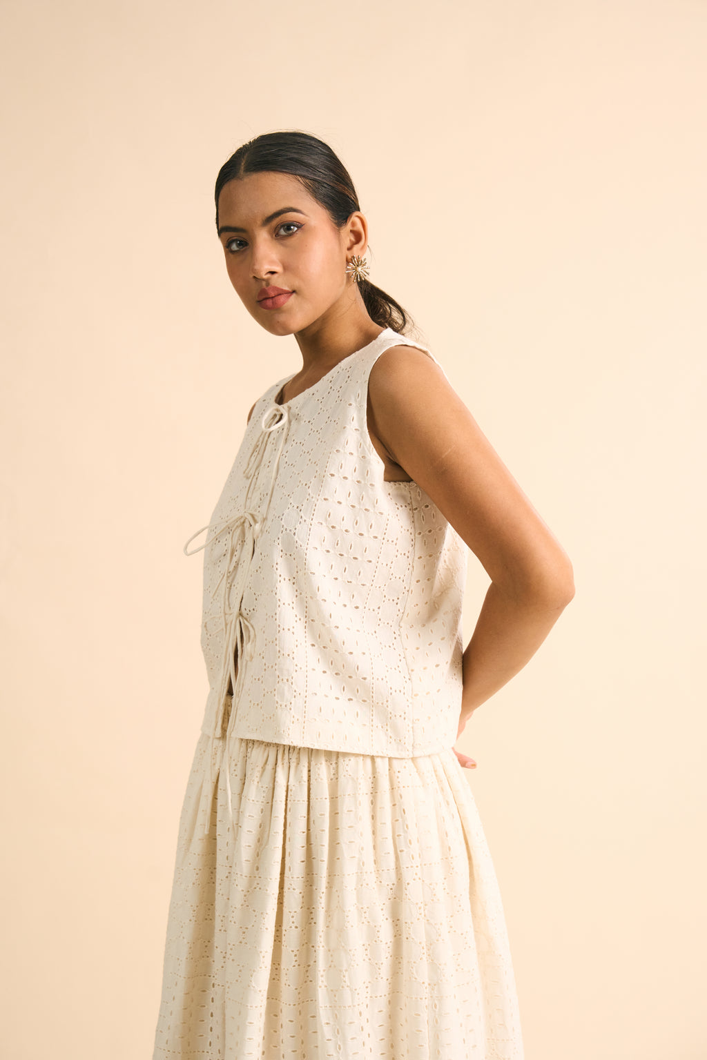 IVORY SCHIFFLI TIE-FRONT TOP