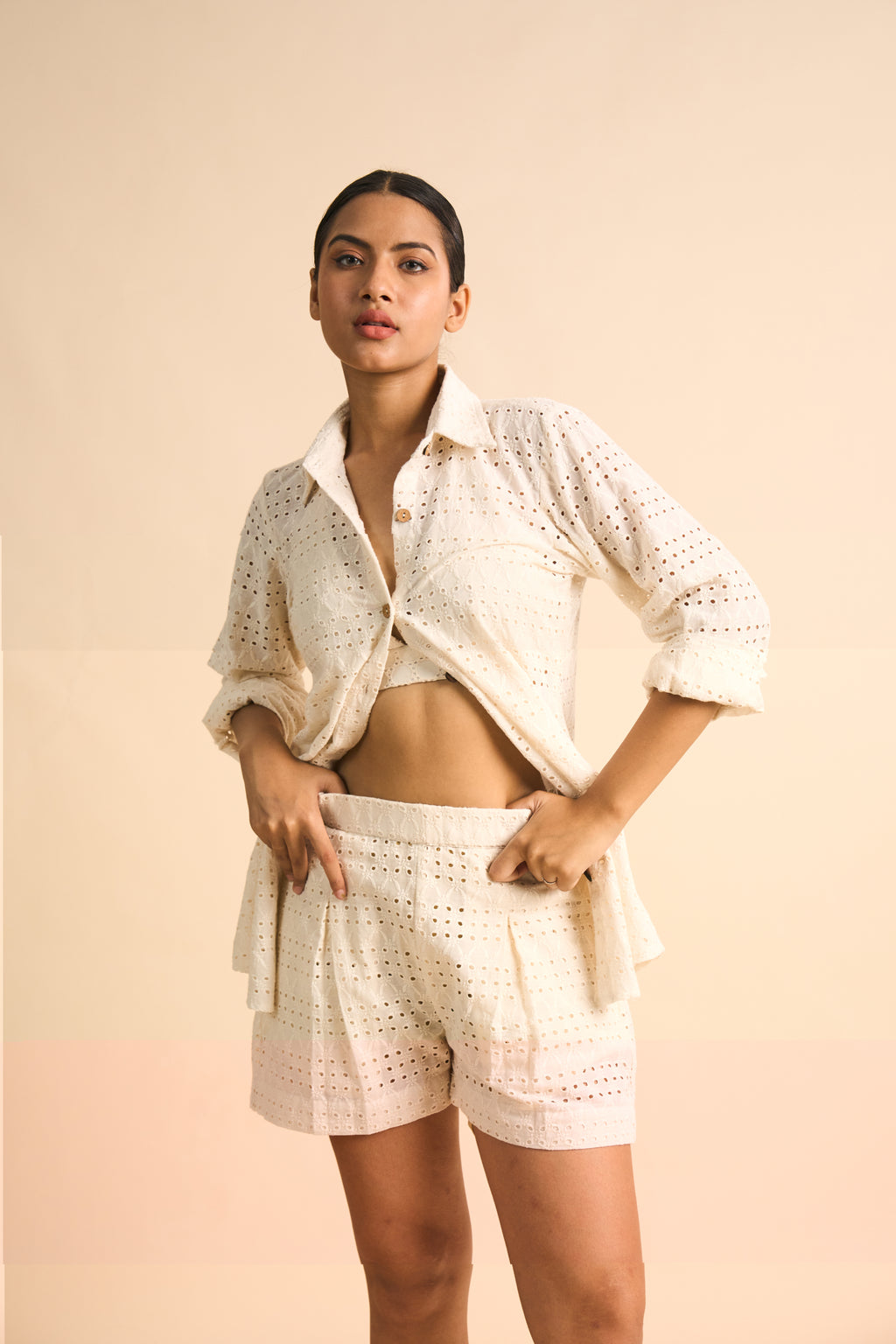 IVORY SCHIFFLI SHORTS