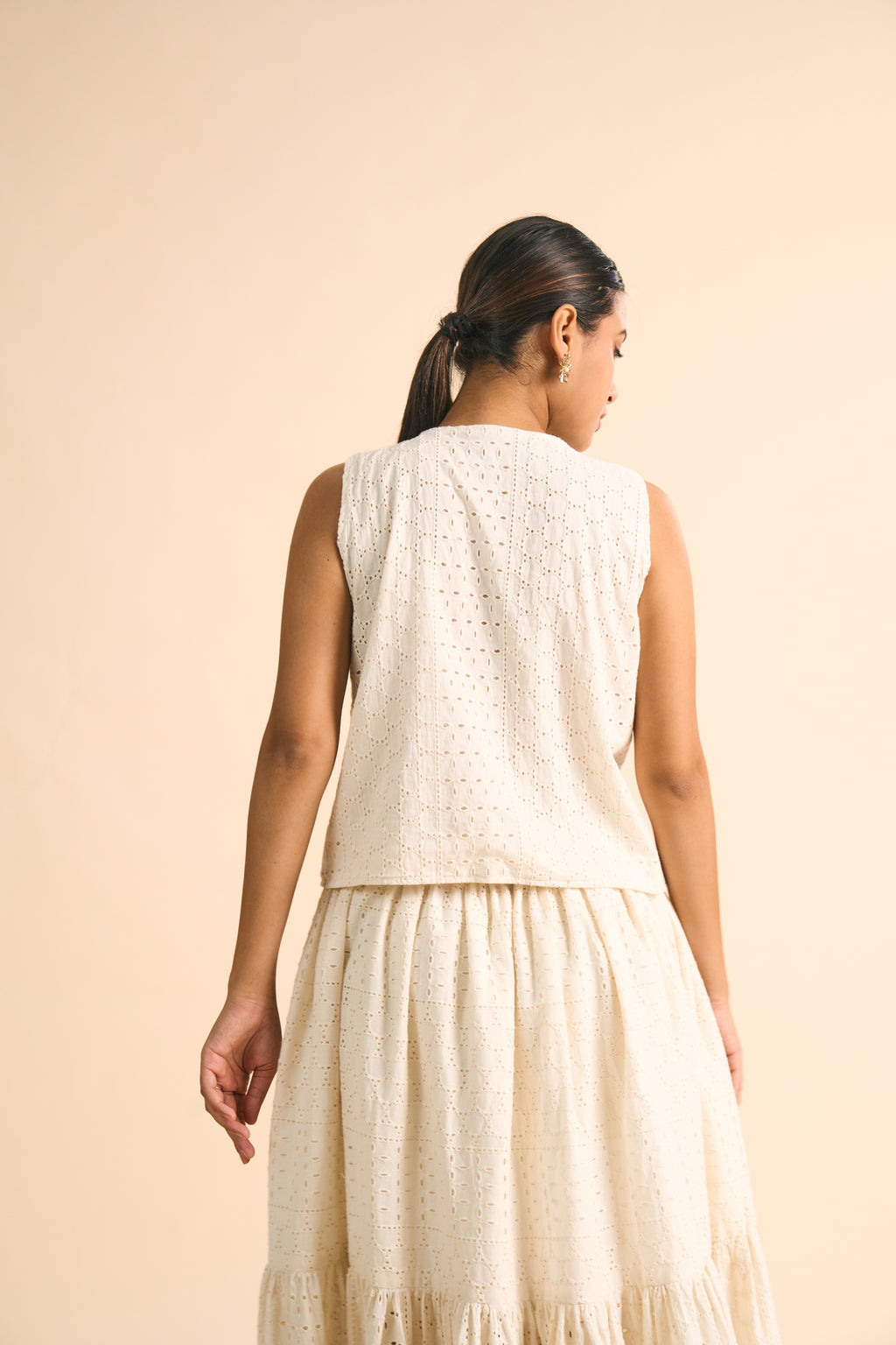 IVORY SCHIFFLI TIE-FRONT TOP